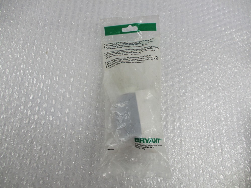 BRYANT 4721NP LOCKING PLUG NSMP