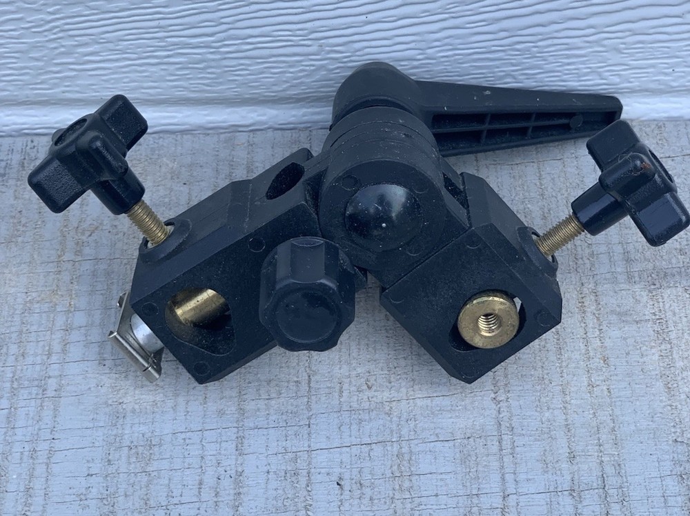 Unbranded - Studio Flash Umbrella Bracket - With Cold Shoe