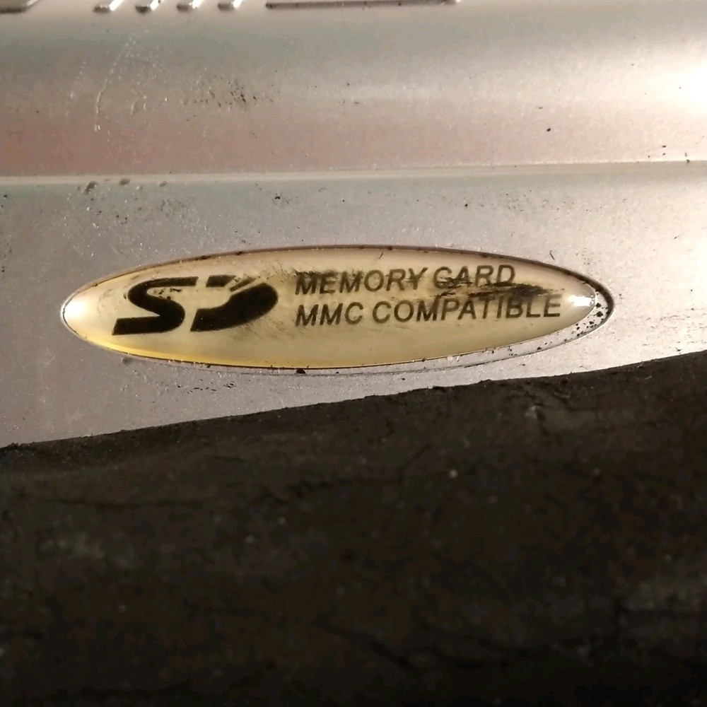 DIGITAL VIDEO 6.6 MEGA PIXEL CAMERA & CASE WIRES BOOKLET CD UNTESTED CLEAN