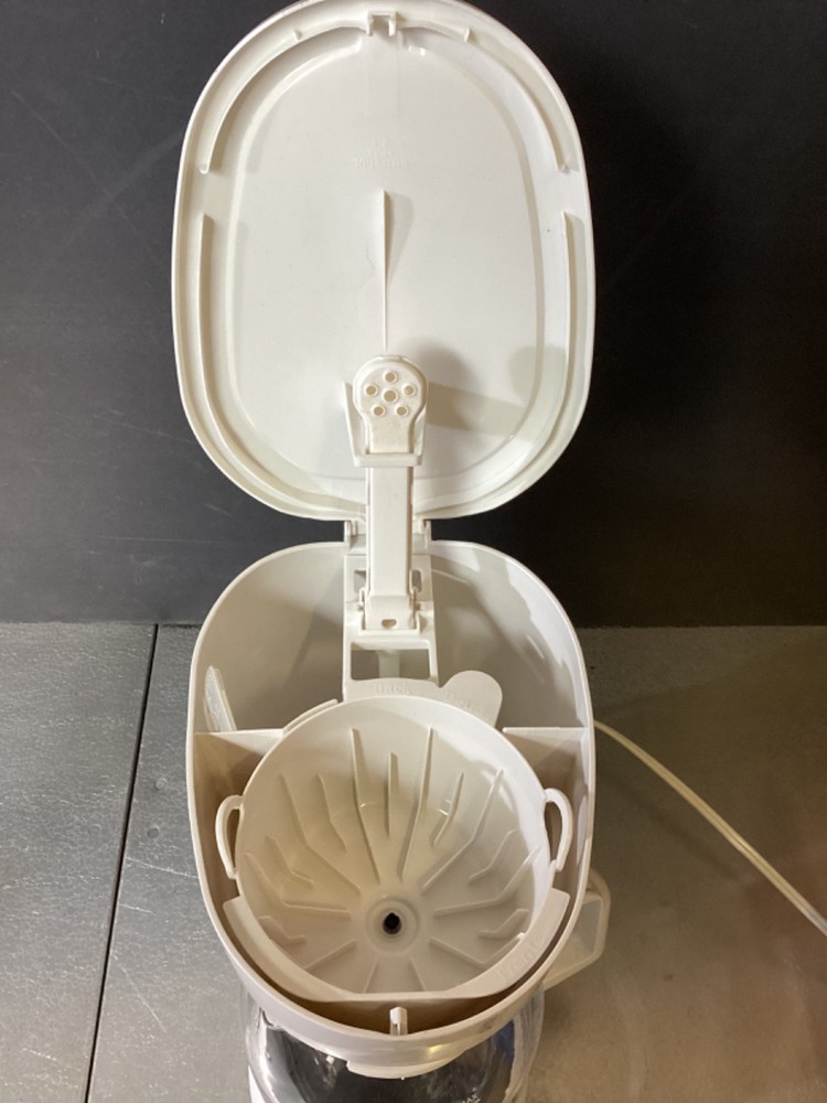 Walmart-White 12 Cup Drip Coffee Maker Model: 512841 - TESTED in EUC
