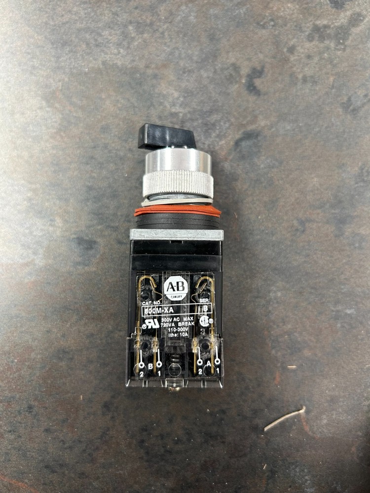 NEW ALLEN BRADLEY SELECTOR SWITCH 800MR-HH2BLA