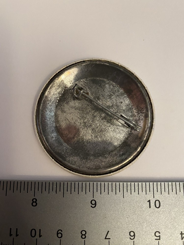 Jesus Loves You Pin Back Button P131