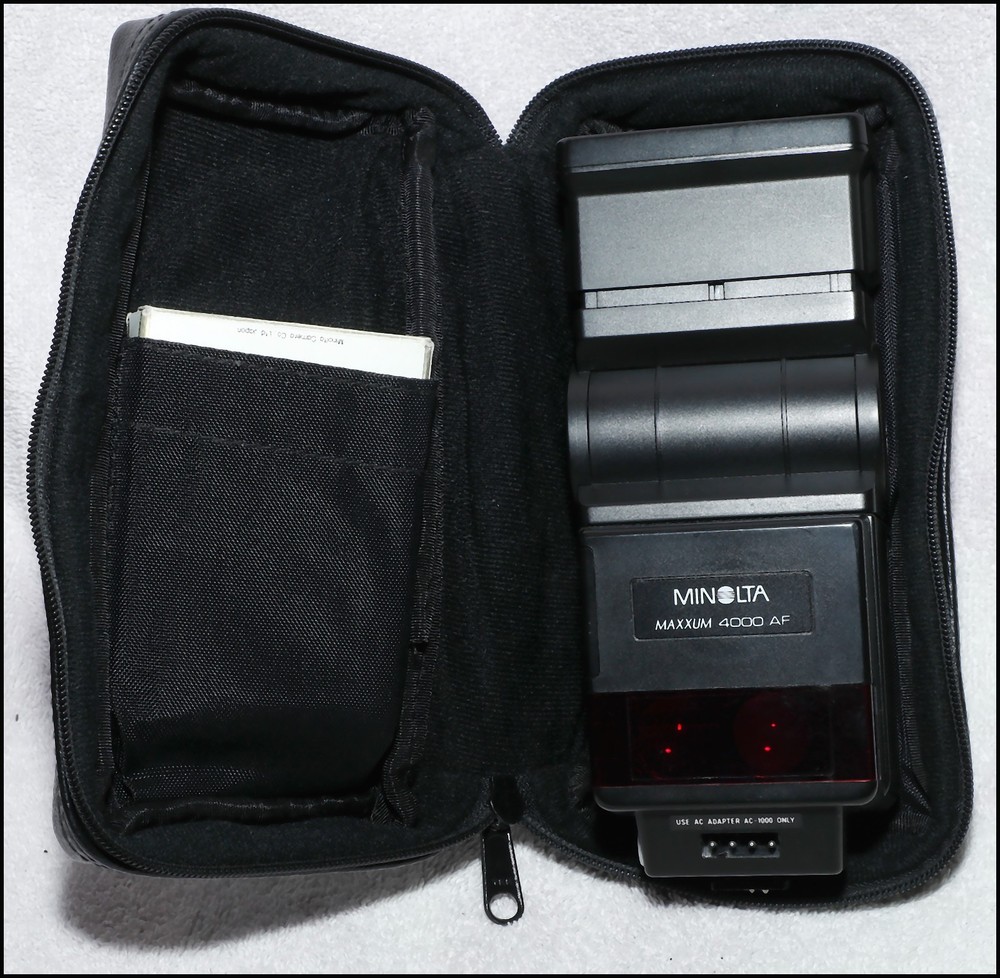 Minolta Maxxum 4000 AF flash unit w/ WA diffuser, belt case. TESTED & GUARANTEED
