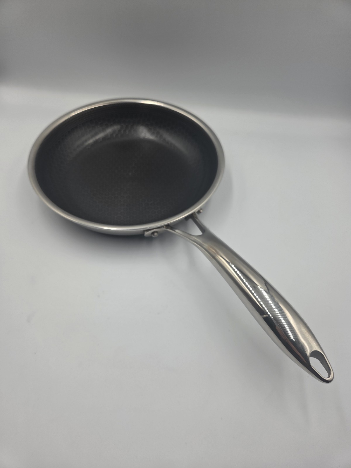 HexClad 8" Round Hybrid Stainless Steel Frying Pan Skillet Nonstick No Lid