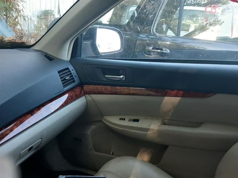 LEGACY 2010 High Mounted Stop Light 843704