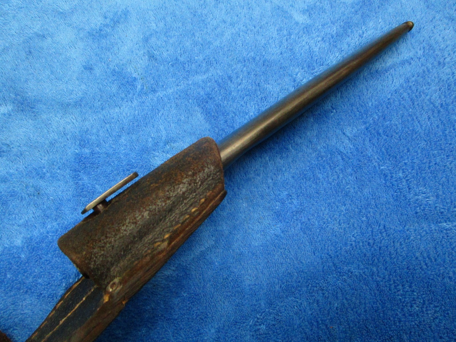 ORIGINAL WW2 GERMAN F.HERDER 1939 BAYONET AND SCABBARD WITH FROG MATCHING NUMBER