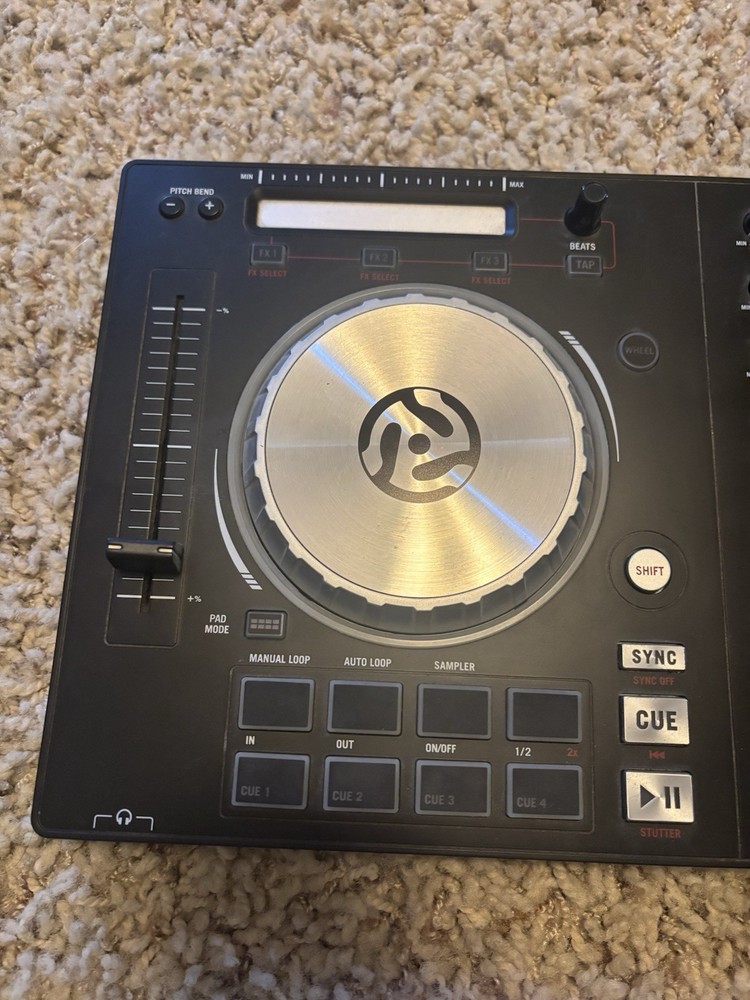 Numark Mixtrack DJ Controller Serato, Pitch Control, USB, Filter, Loop/Sampler