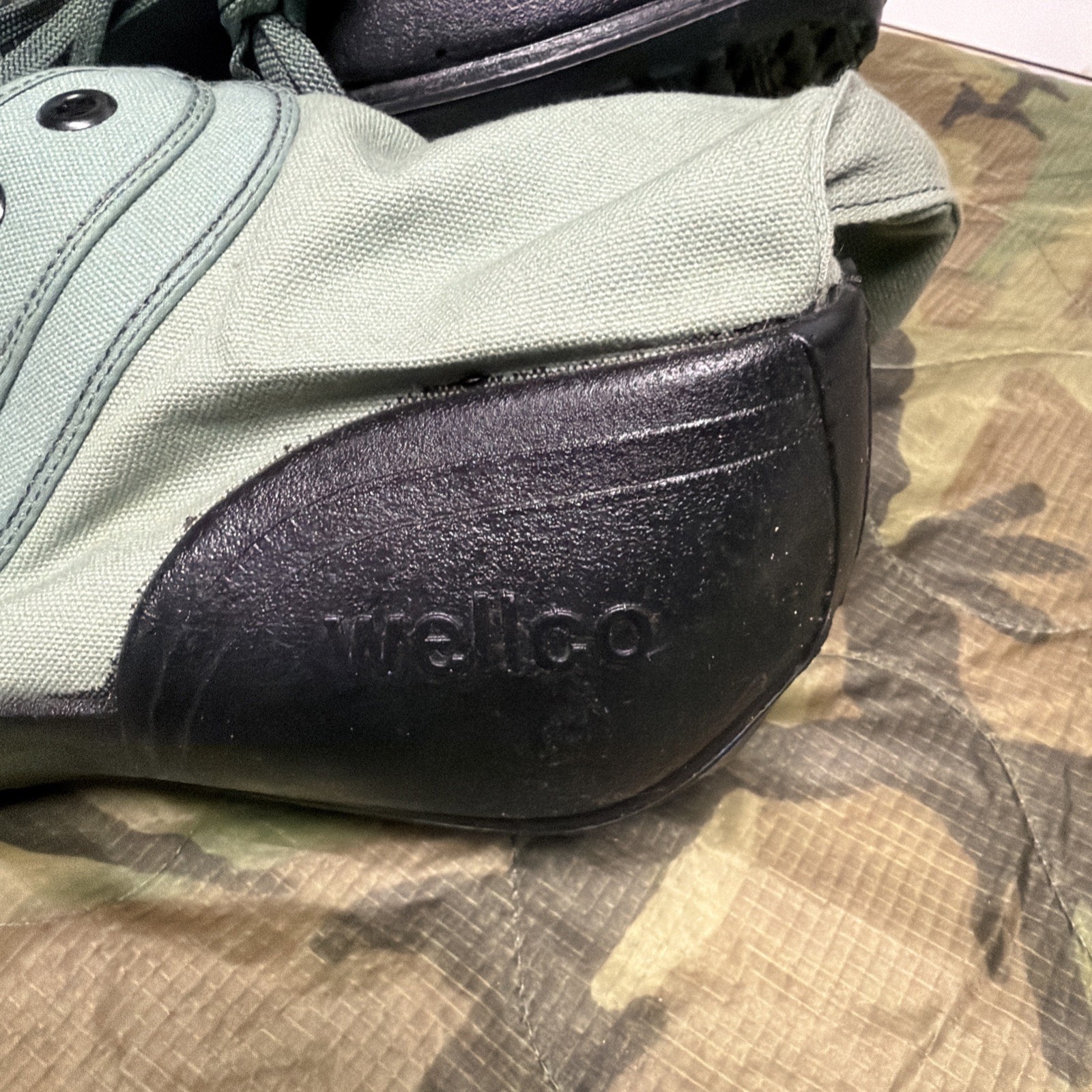 USAF Wellco Mukluk Arctic N-1B Extreme Cold Weather Boots MED. w/Wool Liner A32