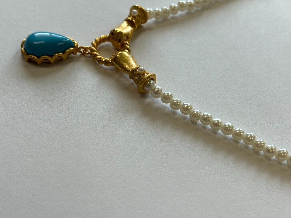 Hand Hold Loop Barbie Style Necklace
