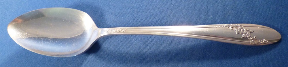QUEEN BESS-ONEIDA COMMUNITY SILVERPLATE TABLE SERVING SPOON(S)