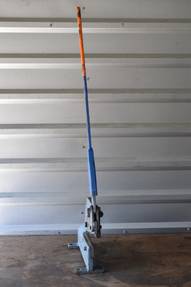 Meyer throatless bench shear