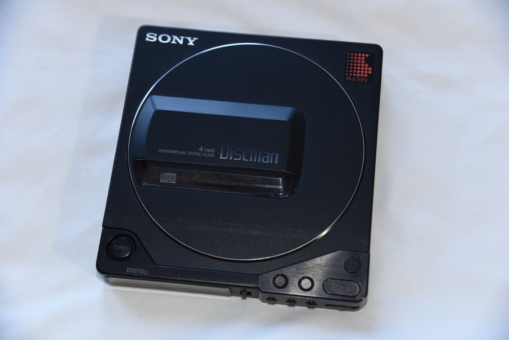 Sony D-25 Discman Personal CD Player Working