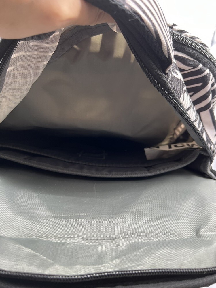 High Sierra Backpack ( Damaged Parts)
