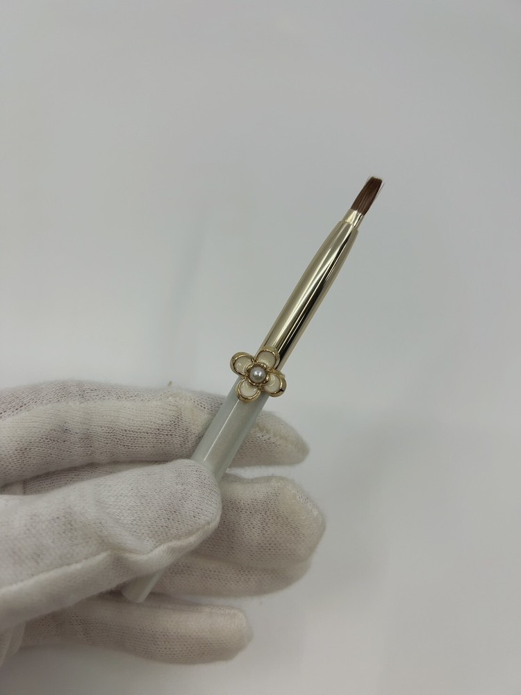 Mikimoto Pearl Makeup Lip Brush