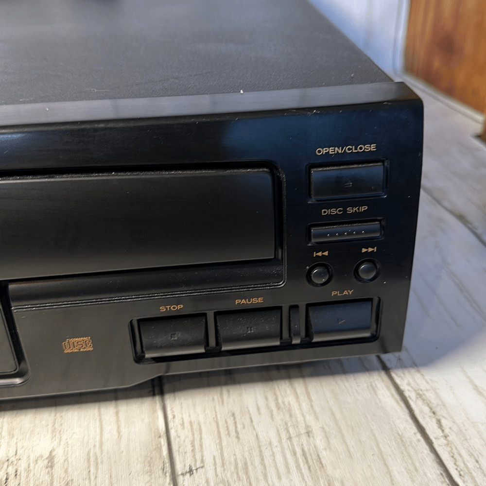 TEAC PD-D1200 Compact 5 Disk Multi CD Player No Remote Tested Works