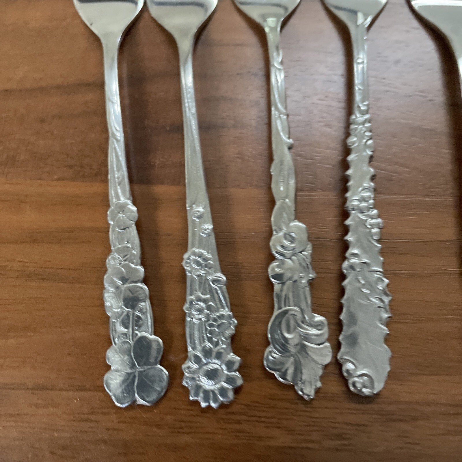 VintageGero Zilmeta 7 stainless Cocktail Hors D'oeuvre Forks Floral