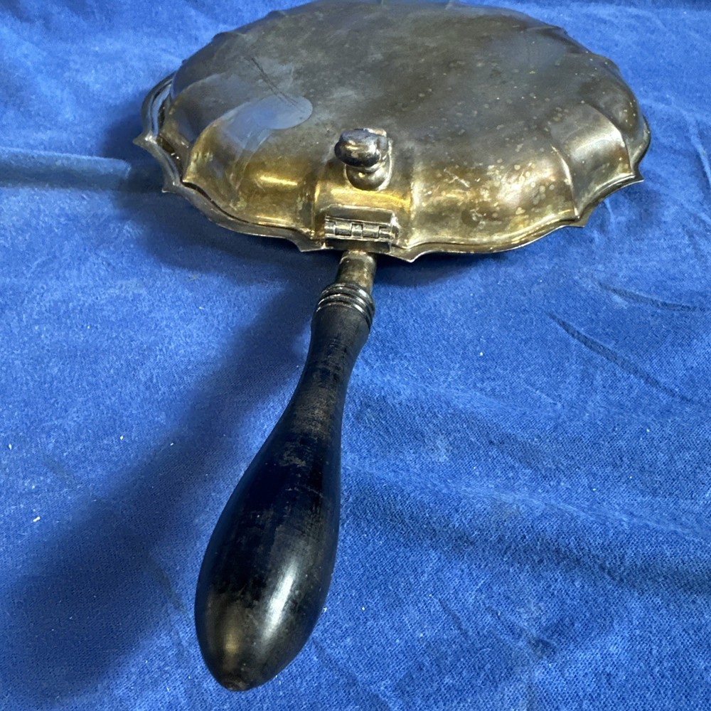 CHIPPENDALE INTERNATIONAL SILVER CO. #6323 SILVER PLATE SILENT BUTLER.