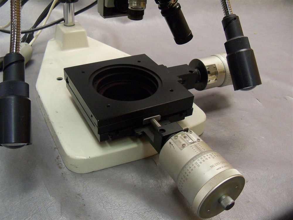 Dynascope 4950 Microscope 110V 60HZ - Missing Main Light Source