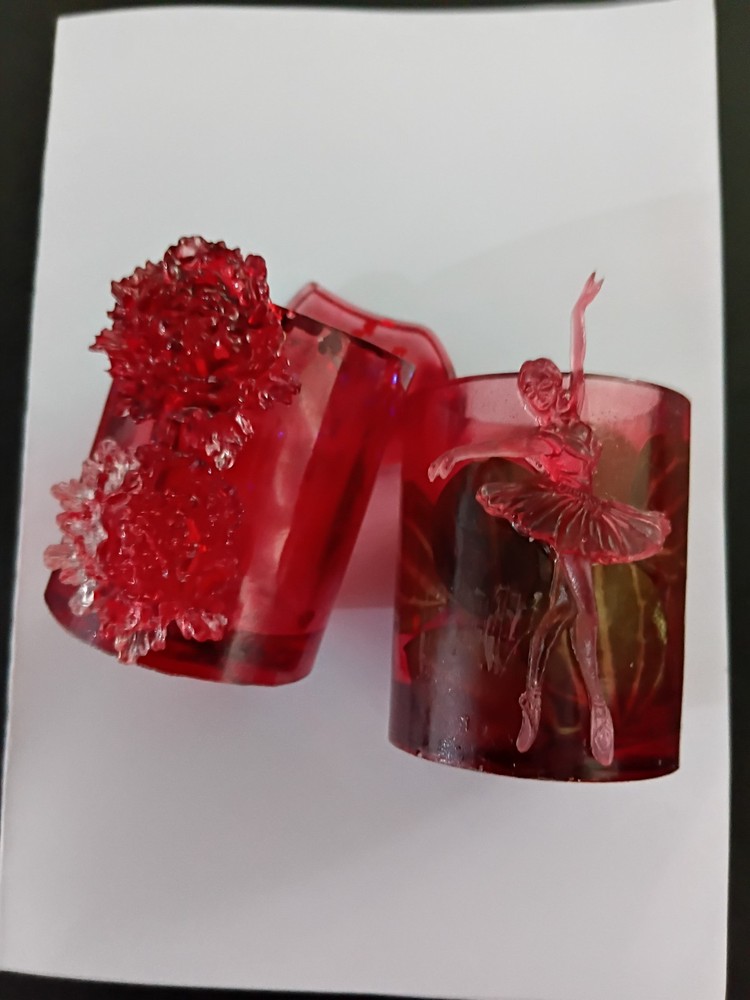 Resin pen holder