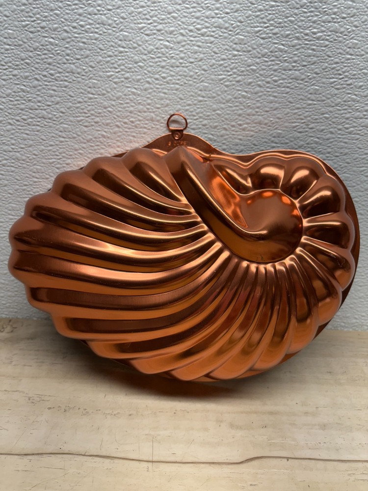Mirro Copper Tone Mold 6 Cups Wall Decor Clamshell Shape Made In USA