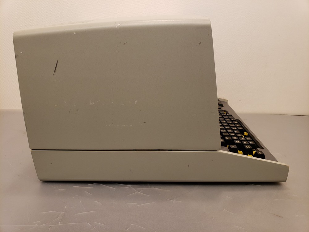 Vintage Heathkit H89 Personal Computer Dual Floppy *Powers On *Missing Keys