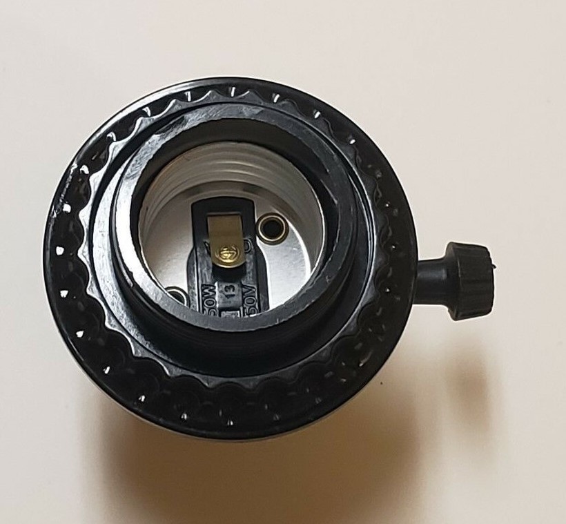 BLACK PLASTIC ON/OFF TURN KNOB THREADED LAMP SOCKET WITH RING E26 NEW 47684JB