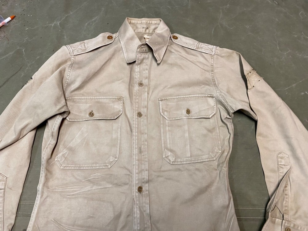 ORIGINAL WWII US ARMY OFFICER "KHAKI" FIELD SHIRT- MEDIUM 40R