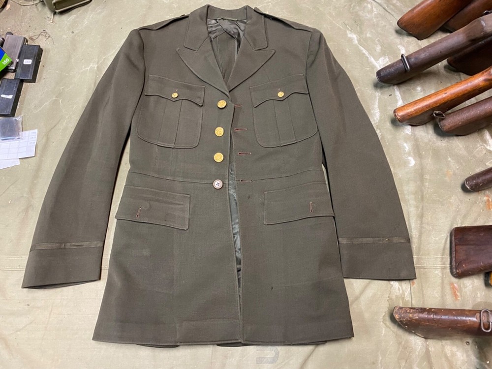 ORIGINAL WWII US ARMY OFFICER CLASS A DRESS JACKET- LARGE 44R