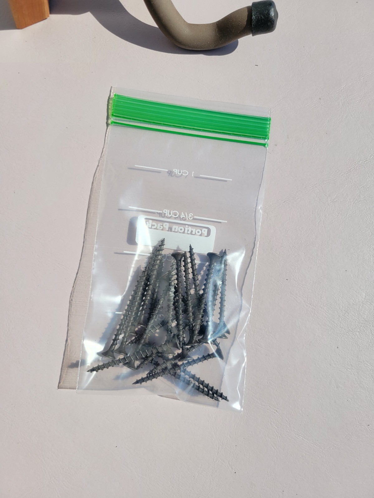 Lot of 10 String Swing CC01 Guitar Hanger Wall Mount Holder with Screws