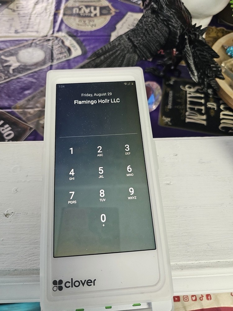 Clover Retail POS System Handheld Touchscreen Terminal White