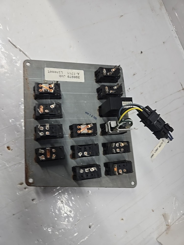 INTERNATIONAL 9200I DASH PANEL