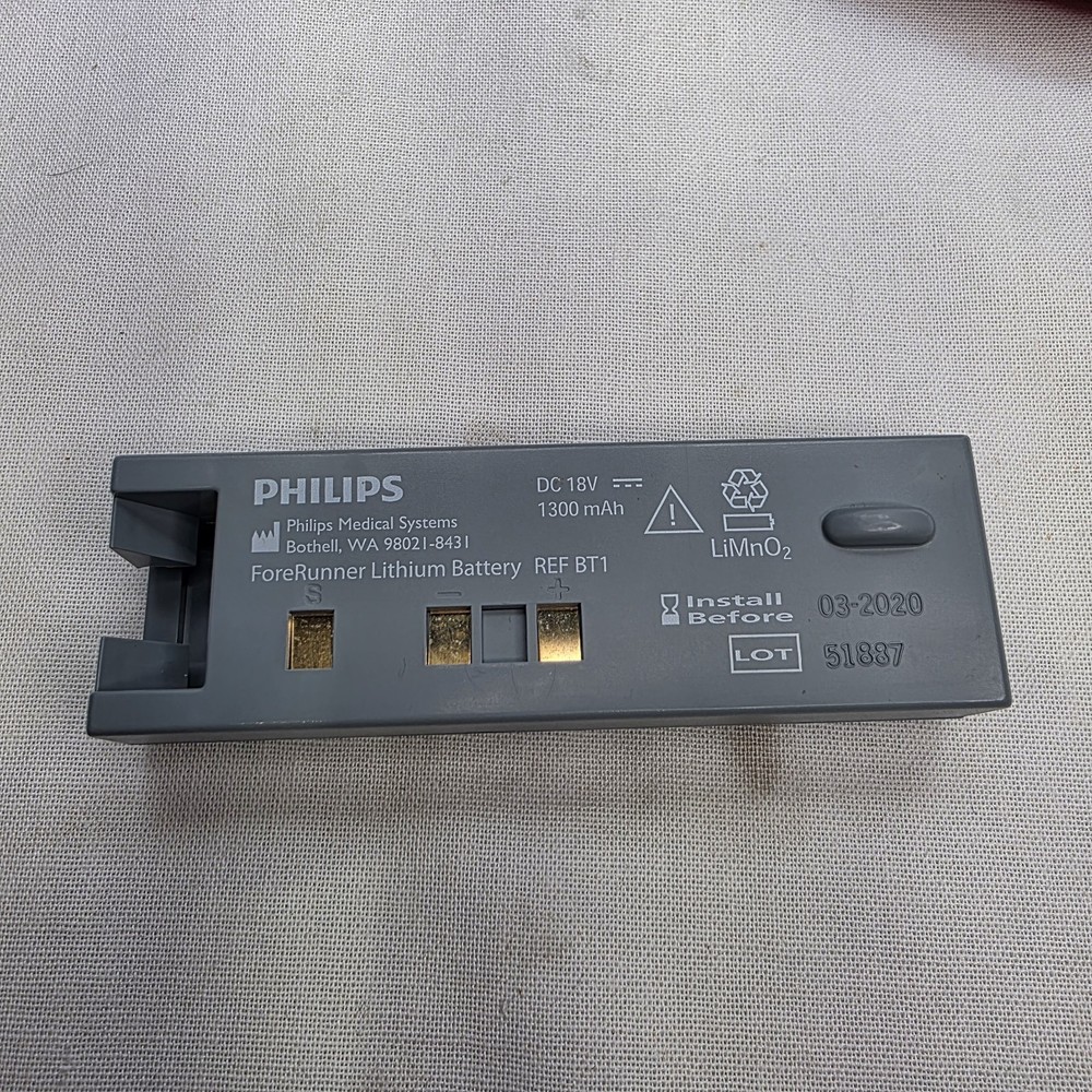 Philips HeartStream Forerunner Semi-Automatic Defibrillator 2 Batteries