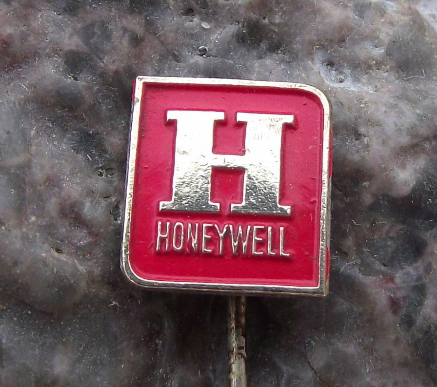 Honeywell Vintage Computer Mainframe Consumer Electronics Technology Pin Badge