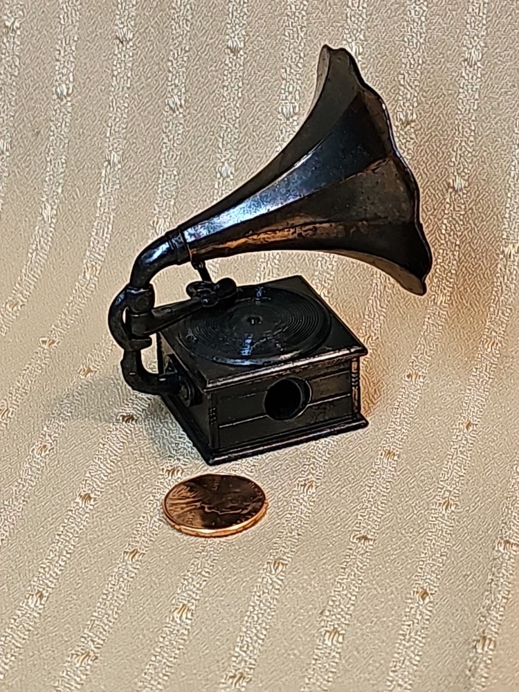 ANTIQUE FINISHED DIE-CAST PHONOGRAPH PENCIL SHARPENER