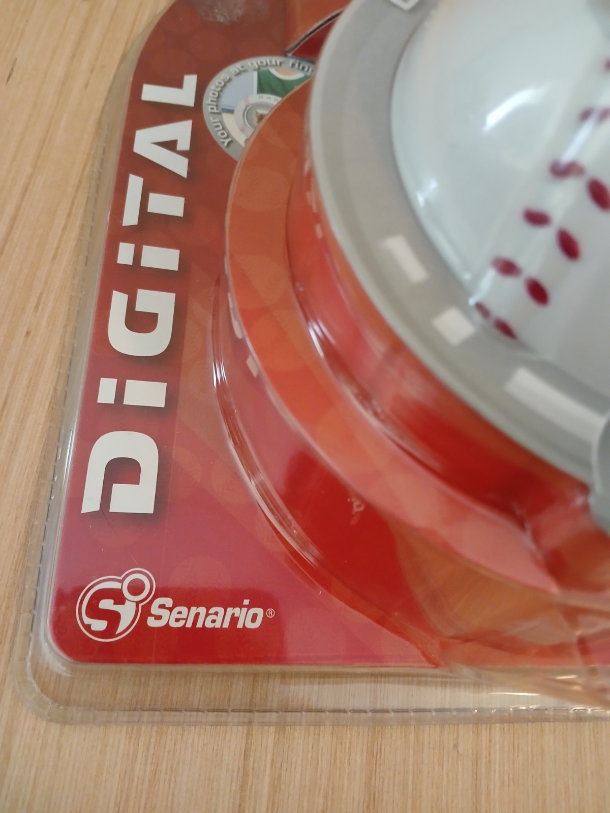 VU-ME Photo Ball Digital Photo Frame Baseball Store Up to 70 Photos Brand NEW