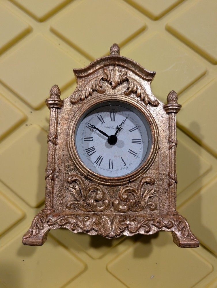 Gold Fleck Quartz Mantle Clock