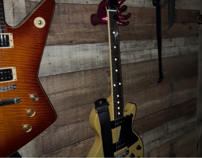 Reflective Fretboard Dots (20) Per Pack