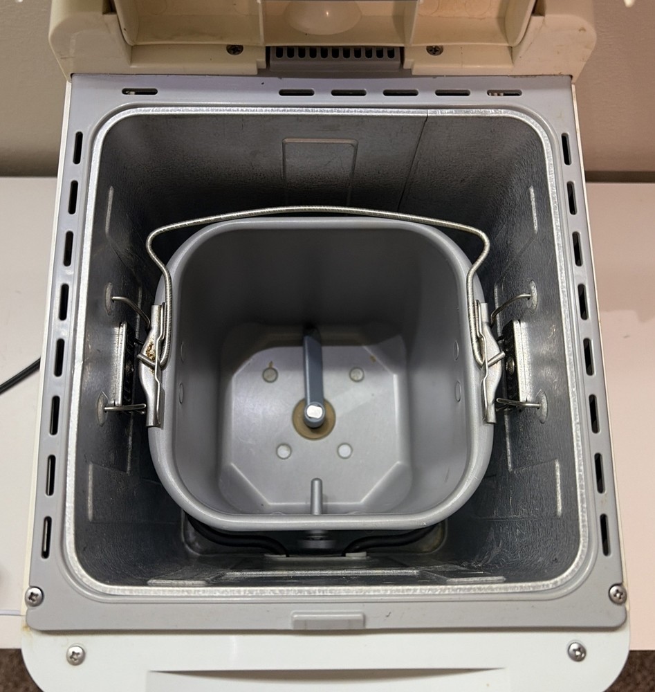 Zojirushi Automatic Bread Maker Machine BBCC-S15A