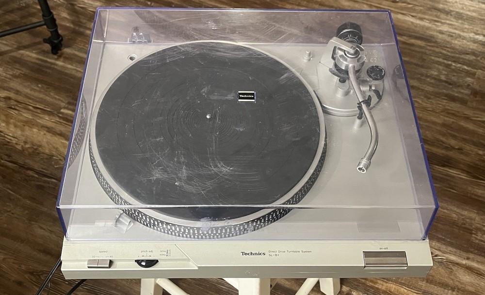 Technics SL-D1 Direct Drive Automatic Turntable System Record Player Turns On