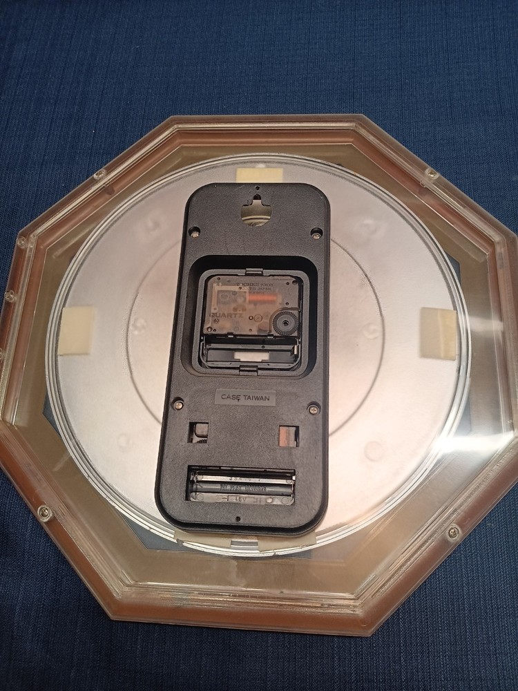 Seth Thomas Octagonal Quartz Wall Clock Brown Plastic Frame battery-operated