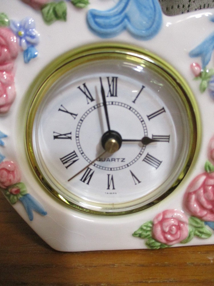 Heart Shape Quartz Table Clock - Embossed with Roses
