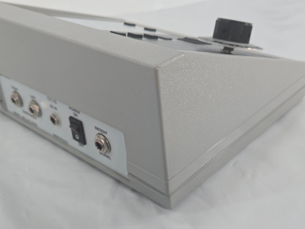 Qualitone Portable Audiometer Testing Equipment AS 90