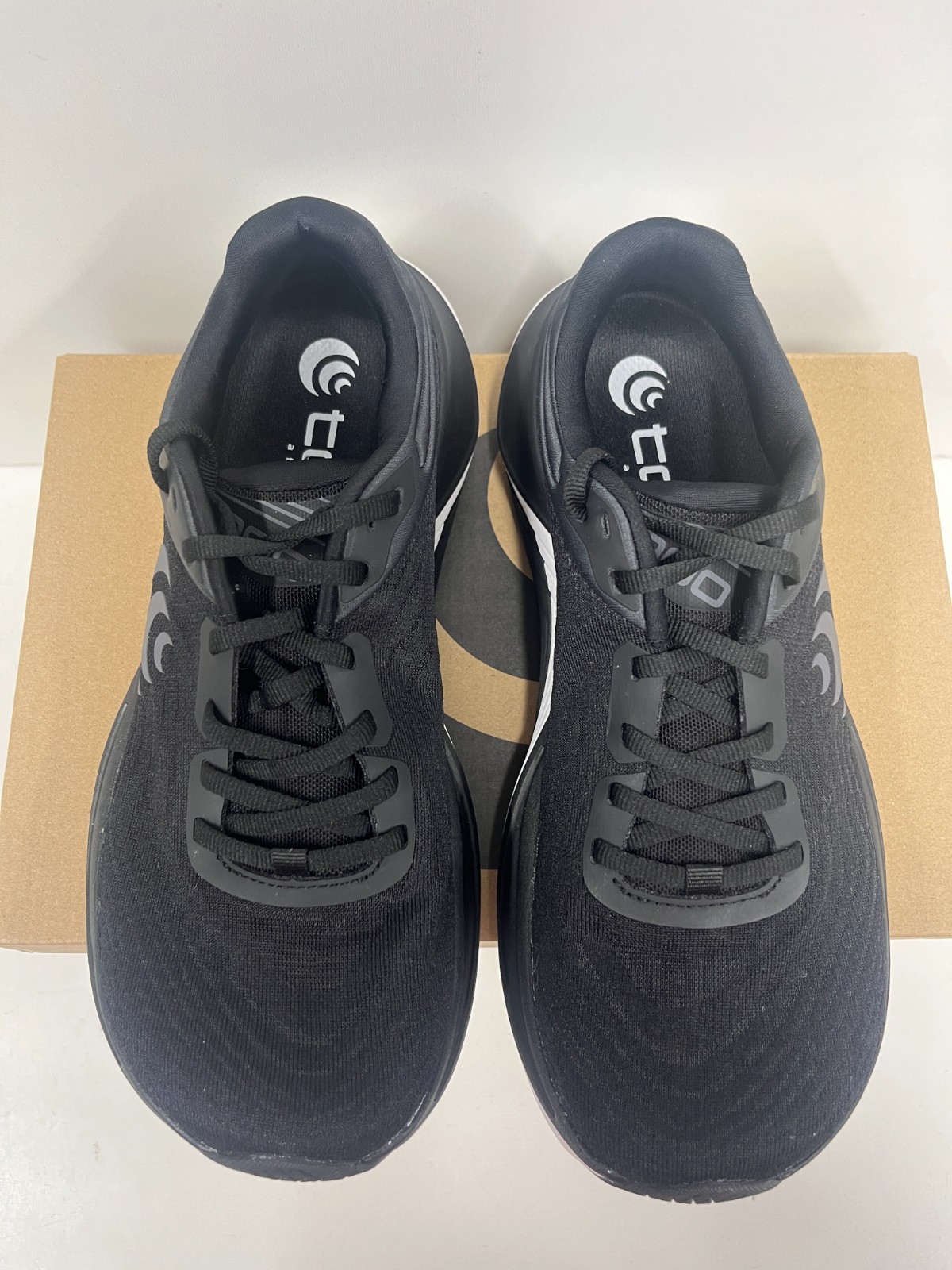 TOPO Ultrafly 5 -- Women's Running Shoes -- NEW