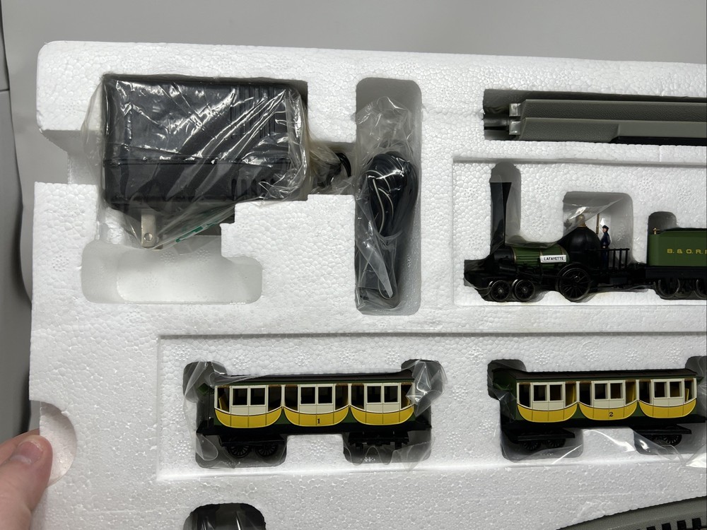 Bachmann HO Scale “The Lafayette” Train Set Open Box Complete Unused