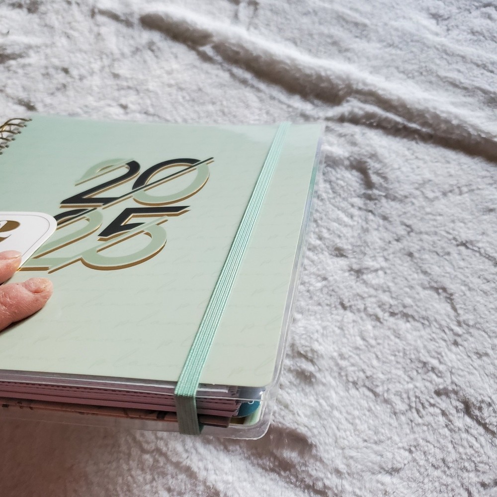 The Creative Expert 12 Month Dated Planner Read Description