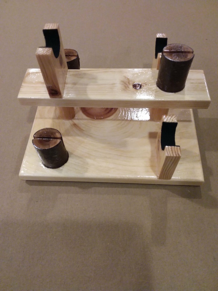 SOLID NORTHERN WHITE PINE TRIPLE KNIFE DISPLAY STAND