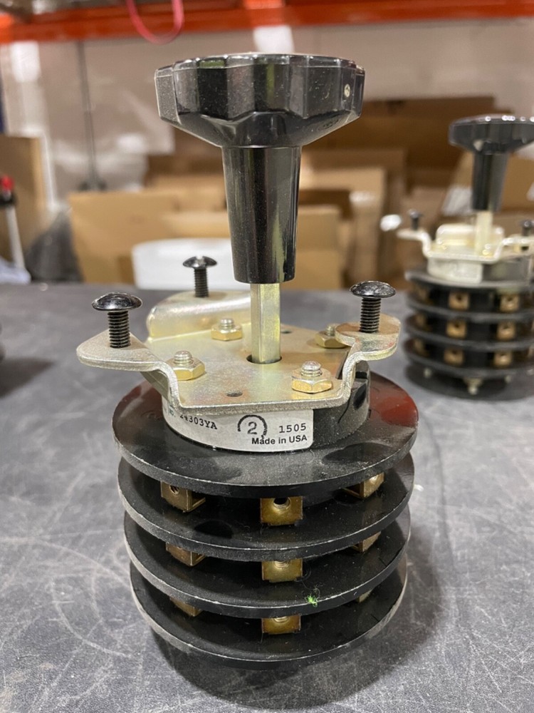 Electroswitch 1505 W/ handle no face plate USED