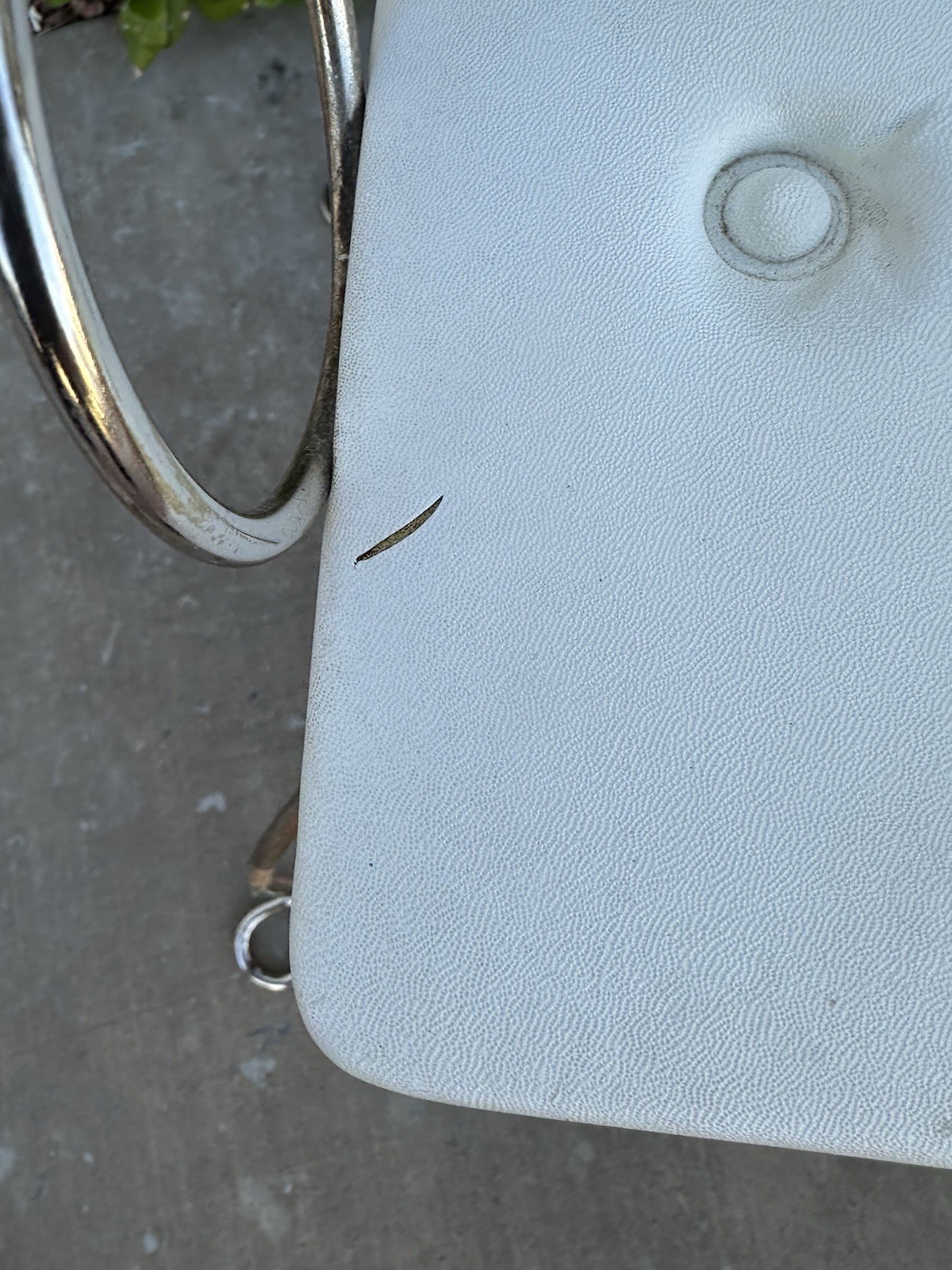 Vanity Bench White Tufted Seat Gold Metal Pearl Wick Vintage Stool