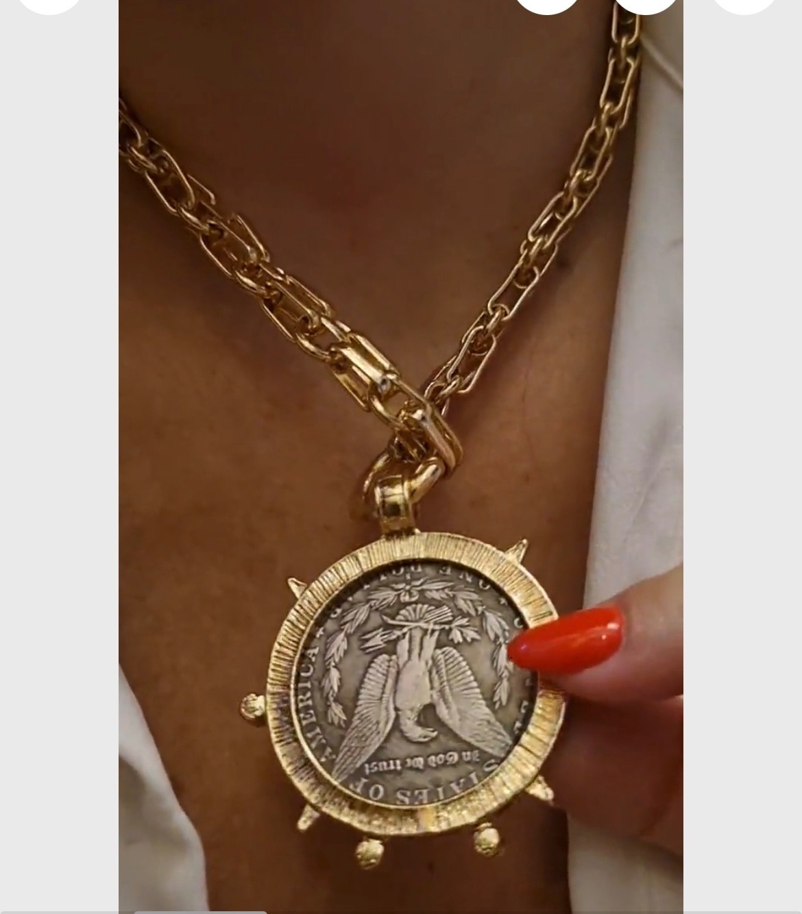 Gold Coin Medallion Necklace: Vintage Style, Gold-Plated Chain.