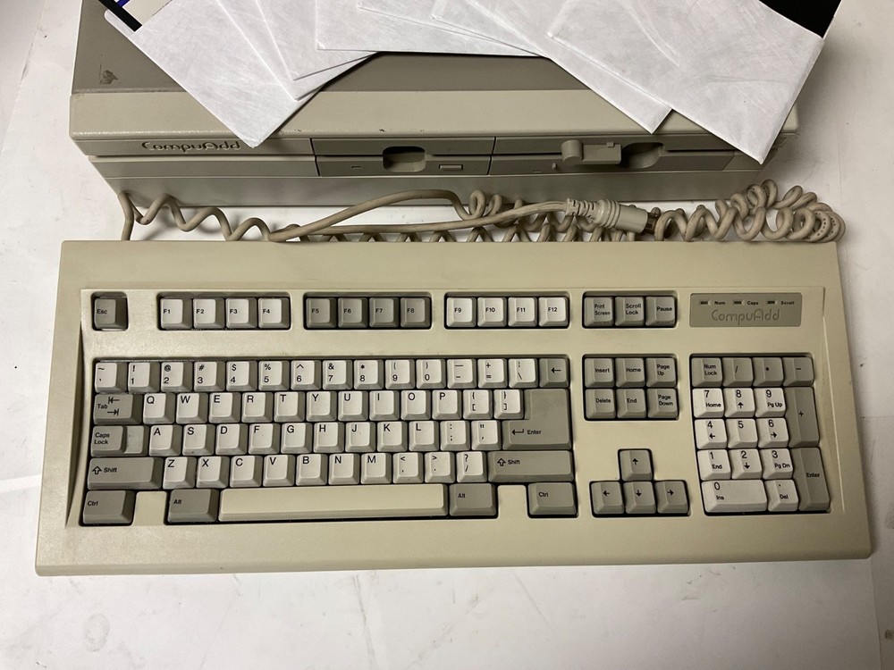 CompuAdd 810 Computer # 100921-0001 model A002 Keyboard Diskette powers up fine
